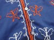 画像10: 60〜70's ビンテージ Leandra バタフライ 刺繍 七分袖チャイニーズカラー ループ空き ブラウス (10)