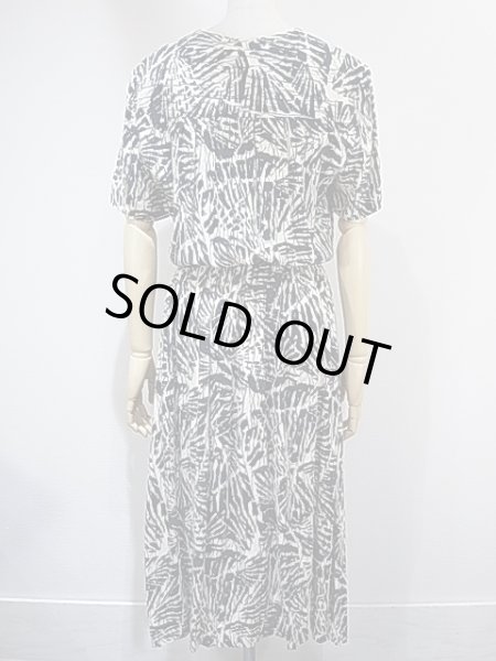 画像4: USA製 80ｓ VIRGO II ウエスト ゴムシャーリング レーヨン 半袖 総柄 ワンピース (4)