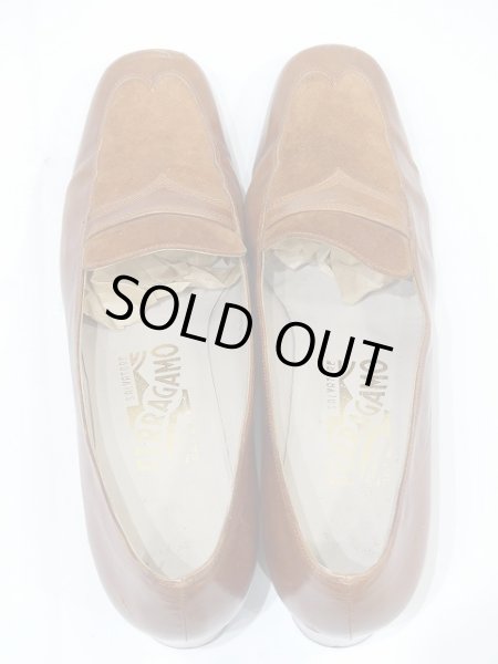 画像2: ITALY製 ビンテージ サルバトーレ フェラガモ ローヒール スウェード パンプス (2)