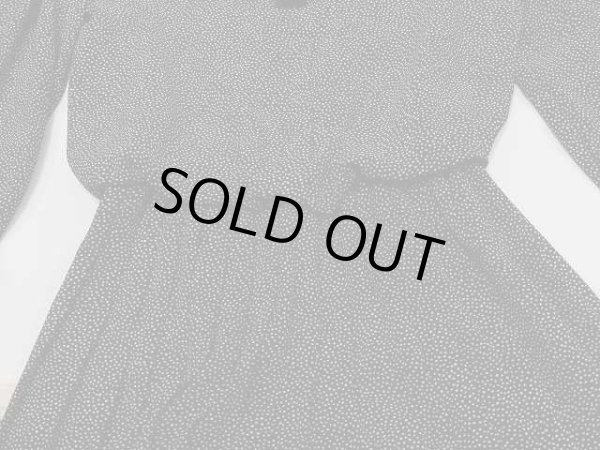 画像8: USA製 70〜80s Breli スカーフループ 付き オープンカラー ピン ドット プリーツ ワンピース (8)