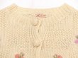 画像5: イギリス製 60s Hand Knitted ビンテージ お花 刺繍 くるみボタン ニット カーディガン  (5)