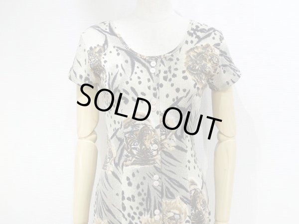 画像2: USA製 80〜90s La Fete 虎、ヒョウ、ライオン 猛獣 アニマル プリント 前開き風 カットソー ロング マキシ ワンピース (2)