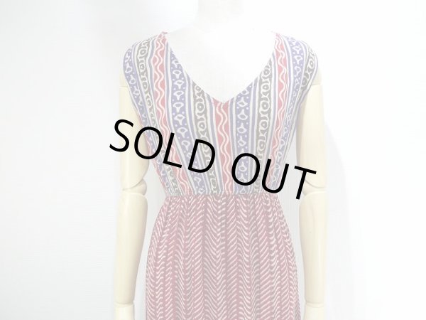 画像2: WORLD MARKET エスニック バティック 柄 ノースリーブ レーヨン ワンピース ドレス (2)