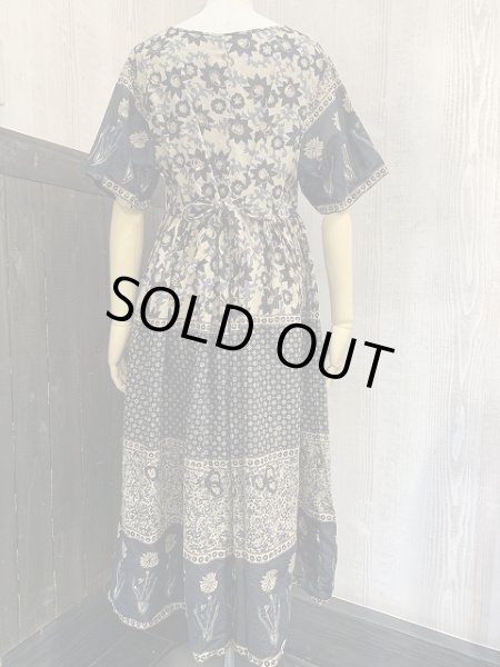 画像3: DEAD STOCK 未使用 ？ ビンテージ LA CERA インド綿 花柄 ゴールドスタンプ エスニック ショートスリーブ ワンピース (3)