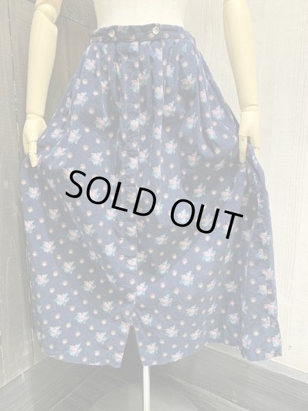 画像4: 80s Eddie Bauer エディー バウワー コーデュロイ 小花 柄 フライフロント 前開き ミモレ丈 フレア スカート  (4)