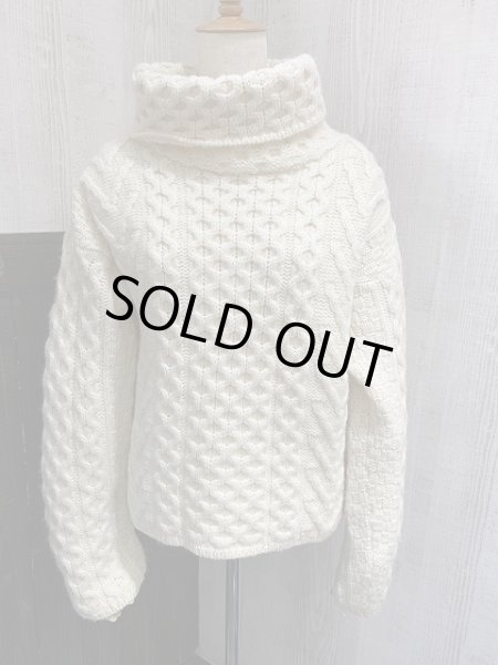 画像3: アイルランド製 arancrafts タートルネック ショート丈 ケーブル編み アラン フィッシャーマン セーター   (3)
