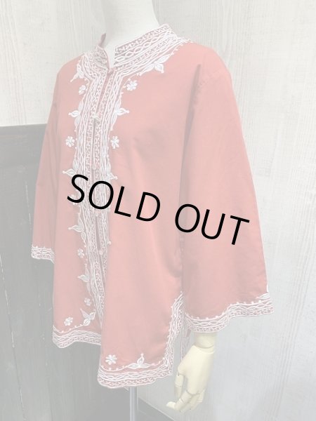 画像2: 70s ビンテージ The emporium バンドカラー オリエンタル エンブロイダリー 八分袖 刺繍 前開き チュニック  (2)