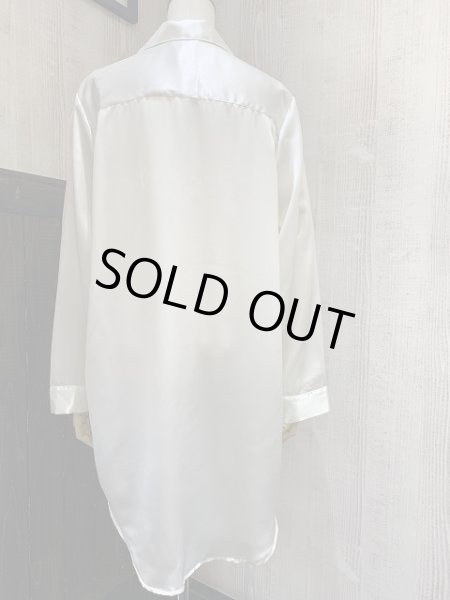 画像2: 80s 90s Manic Ellyse オープンカラー エンブレム 刺繍 パジャマ スリーピング シャツ ロング ブラウス (2)