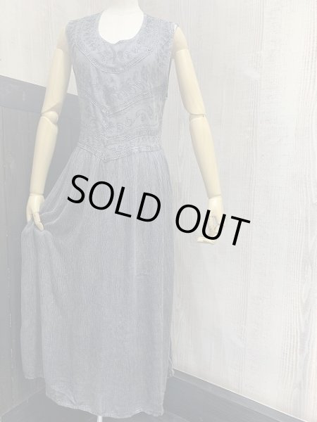 画像2: Cute Option 刺繍 エンブロイダリー 絞り染め インドレーヨン ノースリーブ ワンピース ドレス (2)