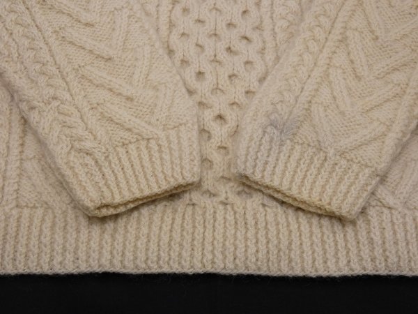 画像10: IRELAND製 60s 70s ビンテージ ROUND TOWER ケーブル編み アラン フィッシャーマン ニット セーター (10)