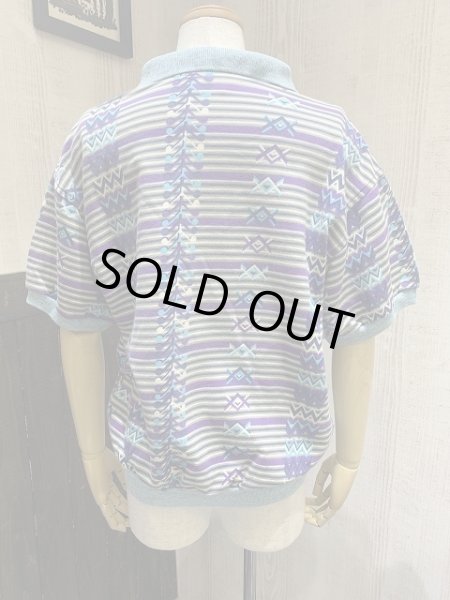 画像3: ITALY製 90s ユーロビンテージ NORWAY 幾何学模様 エスニック 総柄 ショート クロップド 丈 ポロシャツ  (3)