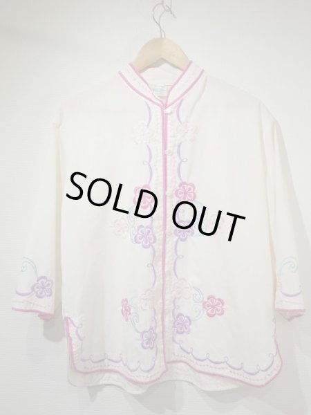 画像4: 70s ビンテージ Caro Honolulu バンドカラー オリエンタル フラワー エンブロイダリー 八分袖 刺繍 チュニック  (4)