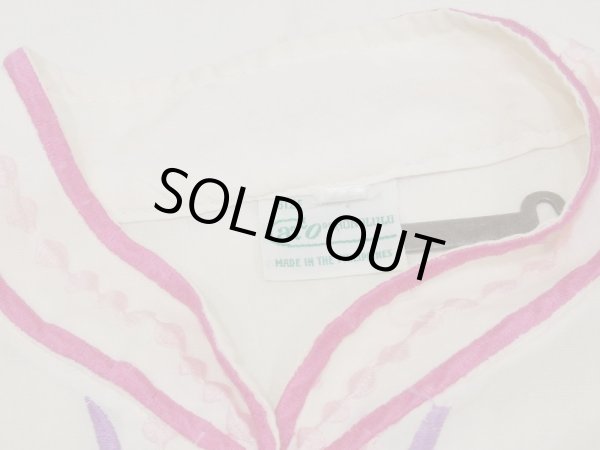 画像6: 70s ビンテージ Caro Honolulu バンドカラー オリエンタル フラワー エンブロイダリー 八分袖 刺繍 チュニック  (6)