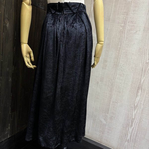画像2: WEST GERMANY製 80s ユーロ ビンテージ ベロア ブラック ロング スカート (2)