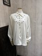 画像1: 90s KORET エンブロイダリー メタルボタン ピンタック ドレスシャツ ブラウス (1)