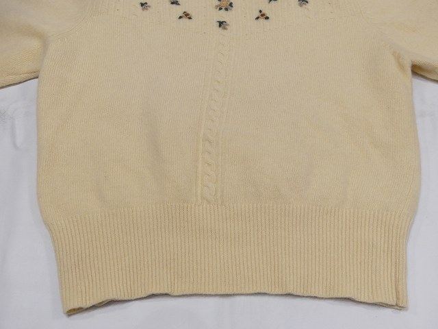 80s UNKNOWN ビンテージ 小花刺繍 ニット セーター - Chago Chago Boutique